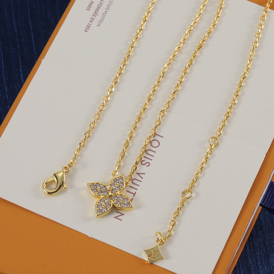 Luxury Clover Brass Full Diamond Necklace