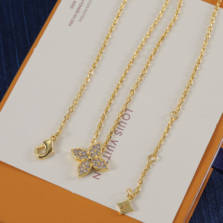 Luxury Clover Brass Full Diamond Necklace