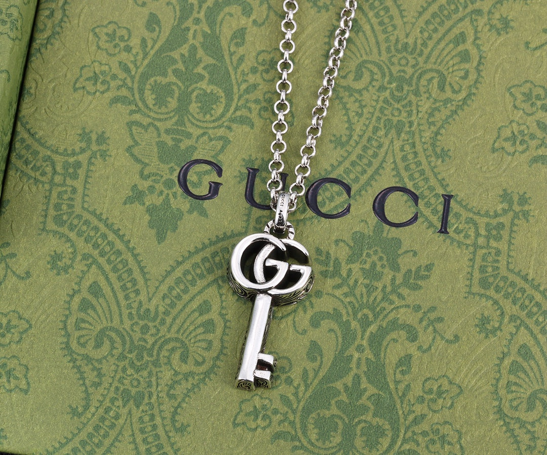 Elegant GG Key Link Necklace