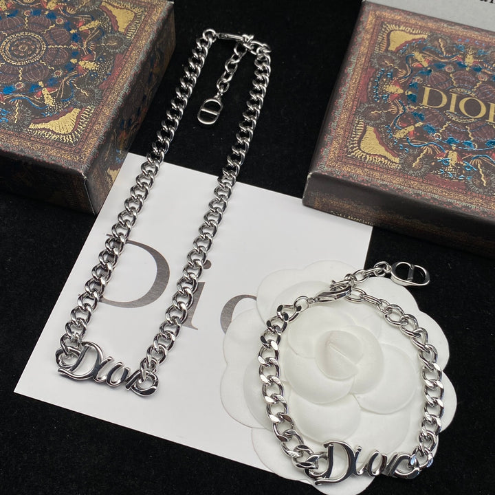 Charming Link Jewelry