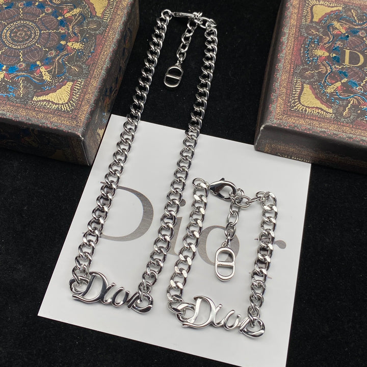 Charming Link Jewelry
