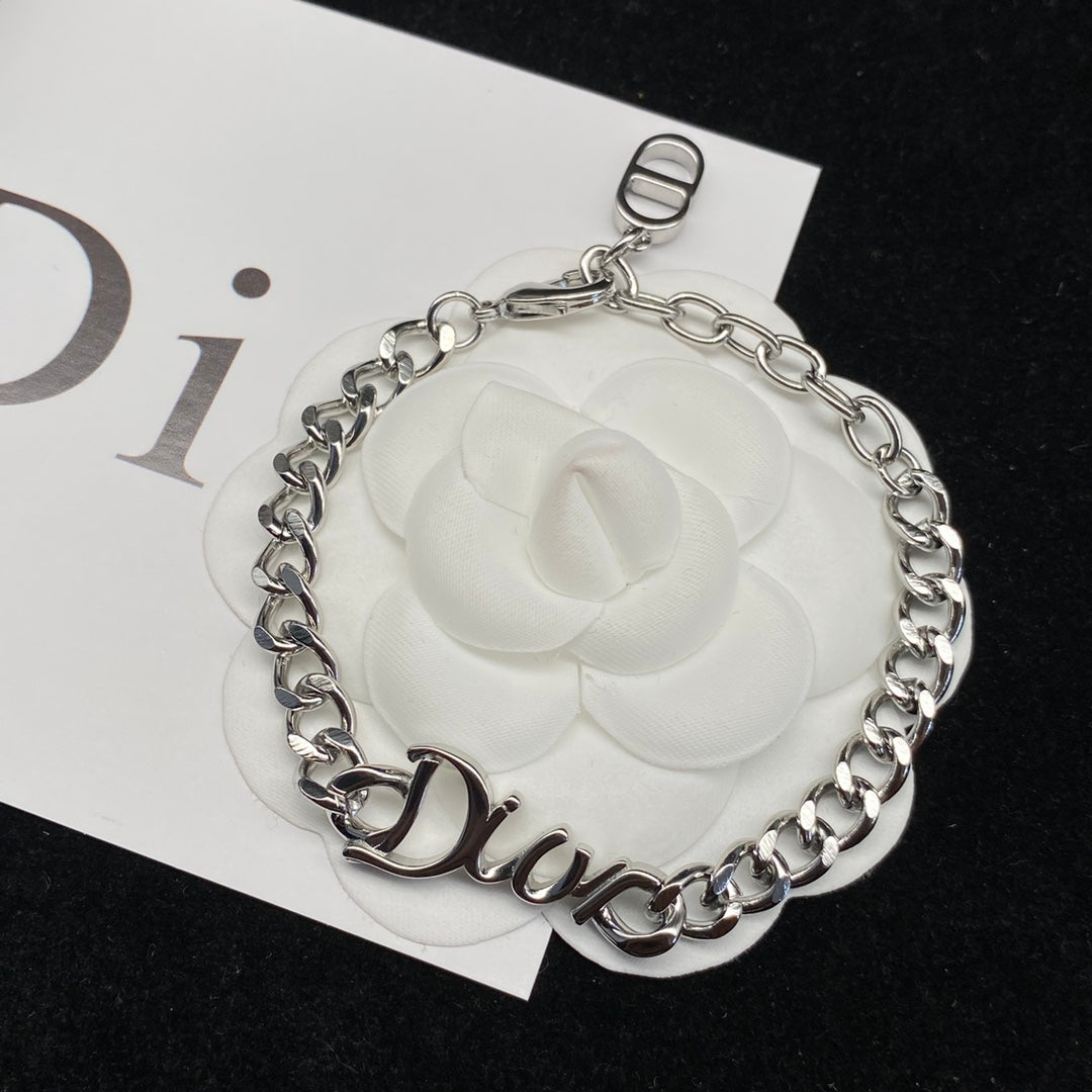 Charming Link Jewelry