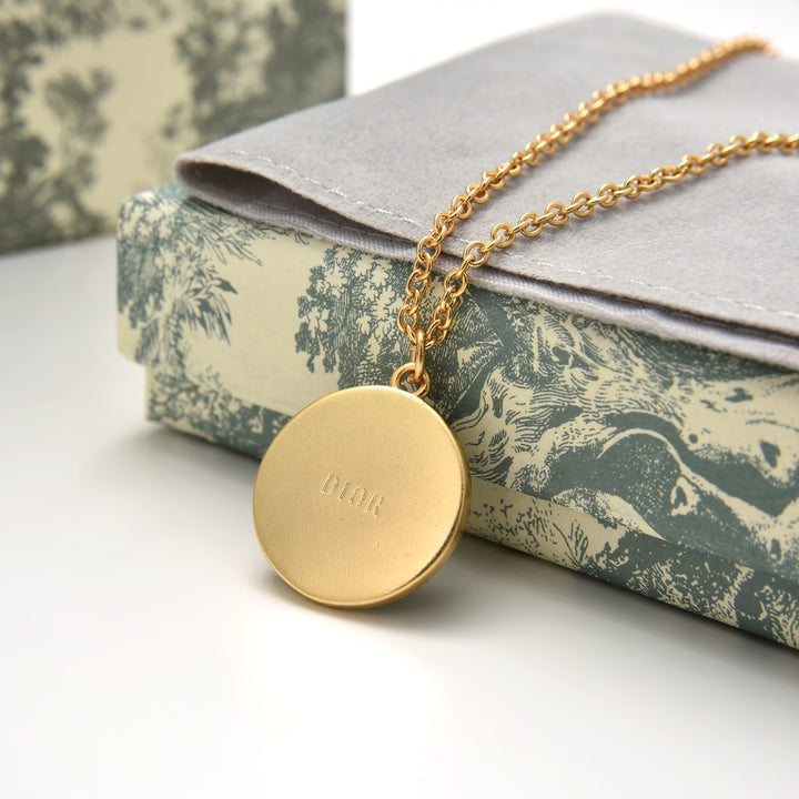 Chic Star - Emblem Necklace