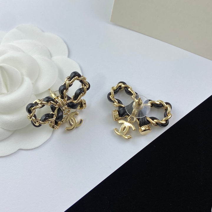 Elegant Bow-Charm Necklace