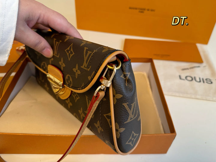 Classic Flap Crossbody Bag