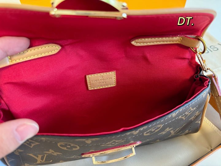 Classic Flap Crossbody Bag