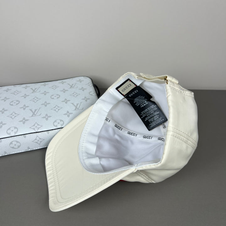 GG embroidered baseball cap