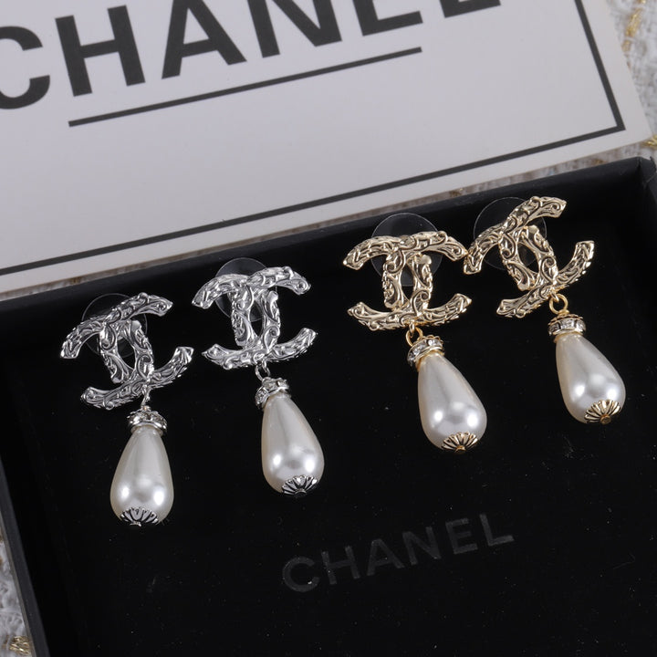 Pearl Dangle Earrings