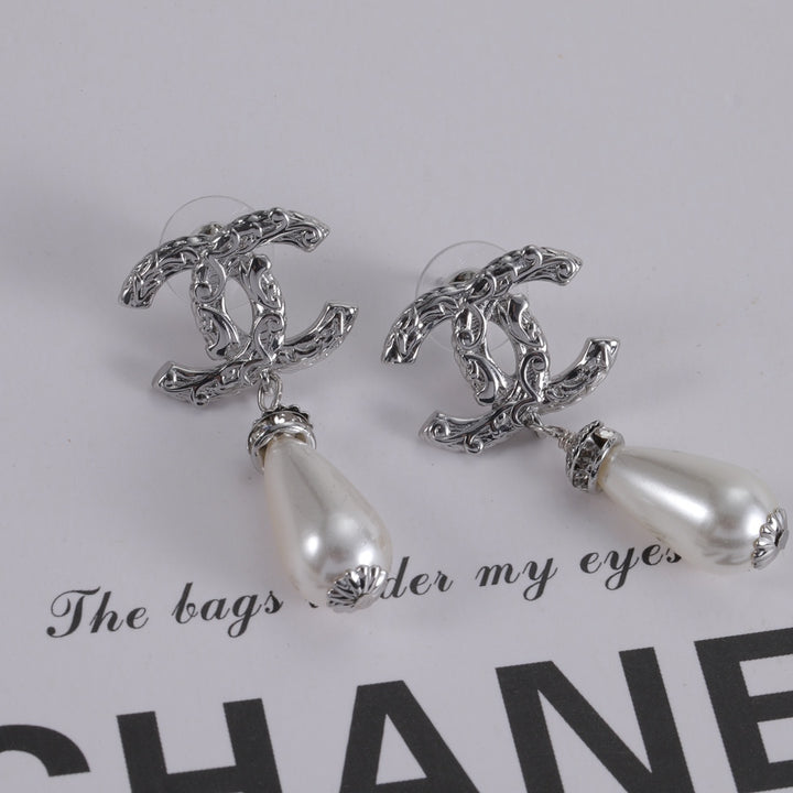 Pearl Dangle Earrings