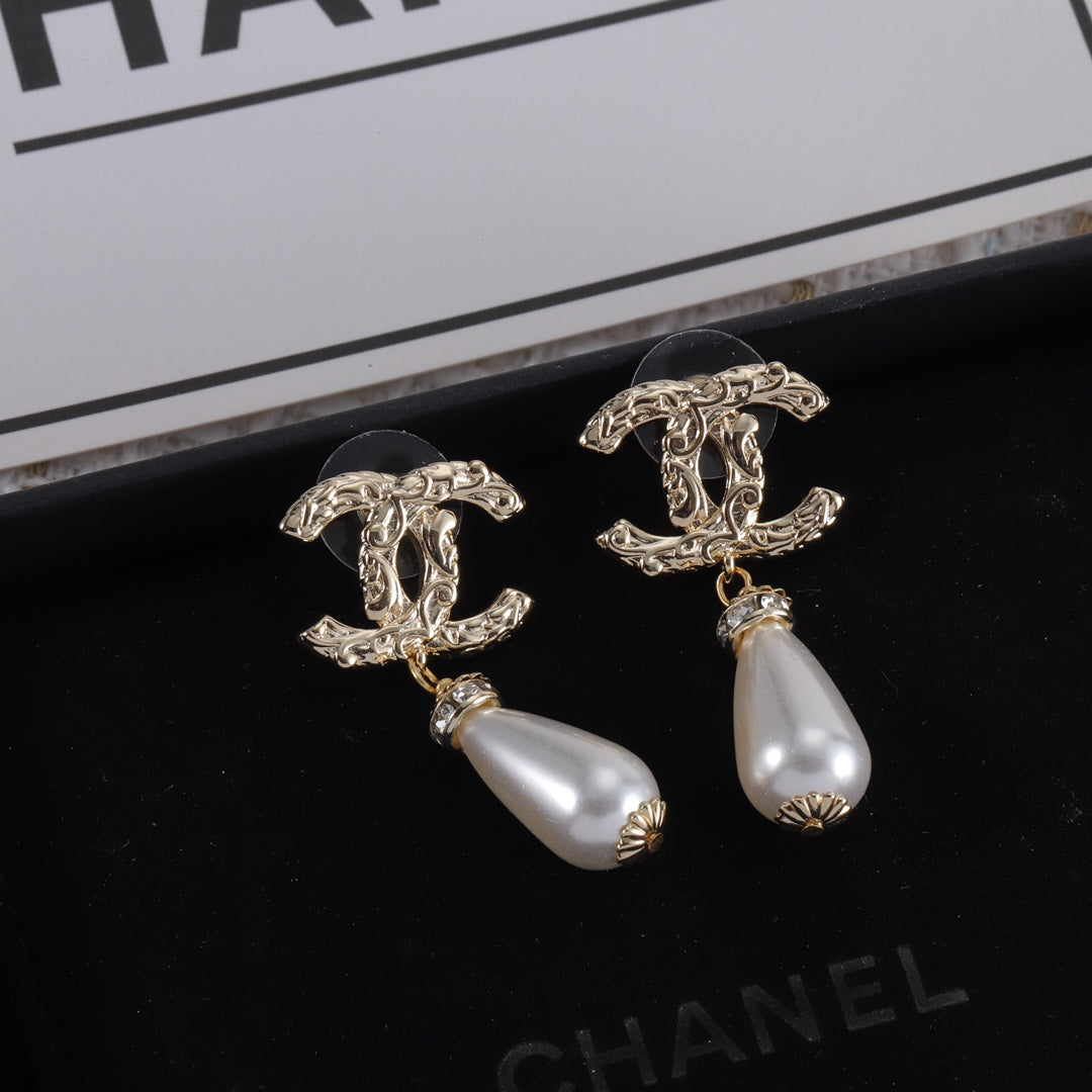 Pearl Dangle Earrings