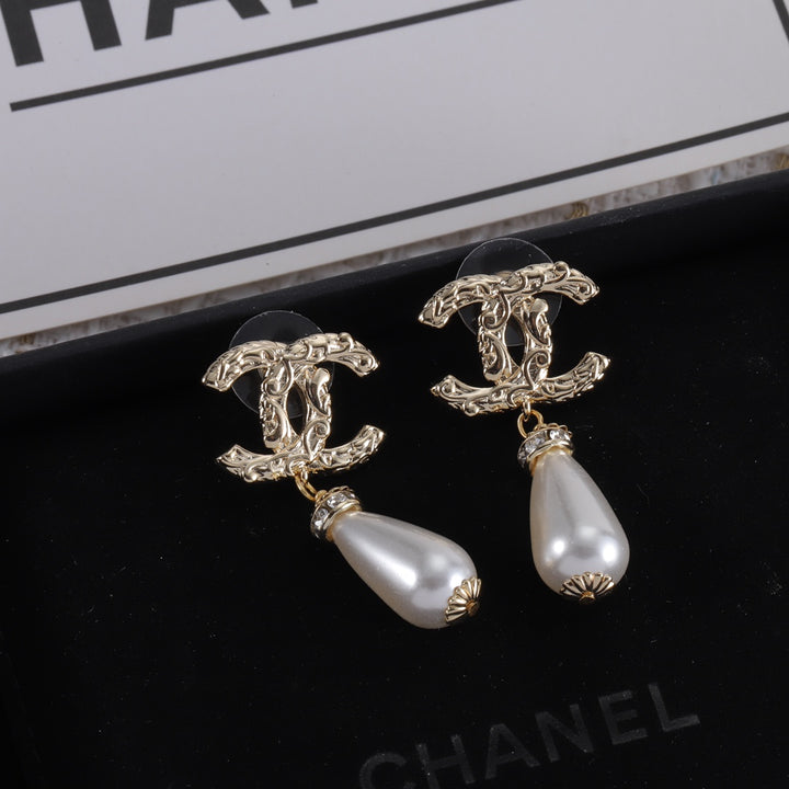 Pearl Dangle Earrings