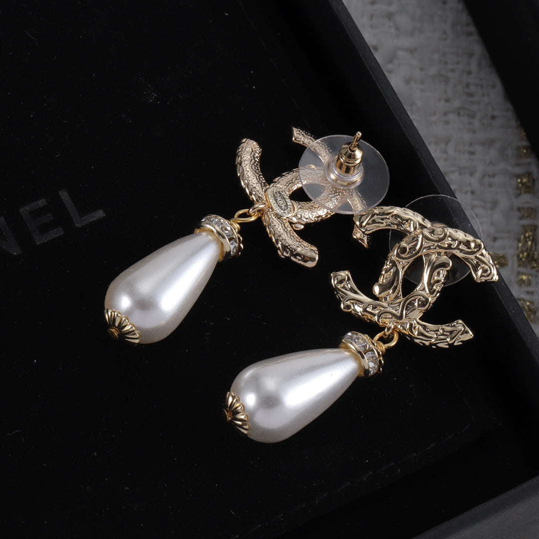Pearl Dangle Earrings