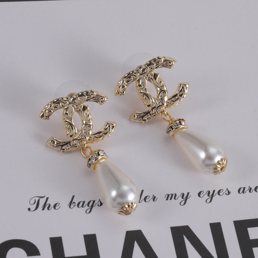 Pearl Dangle Earrings