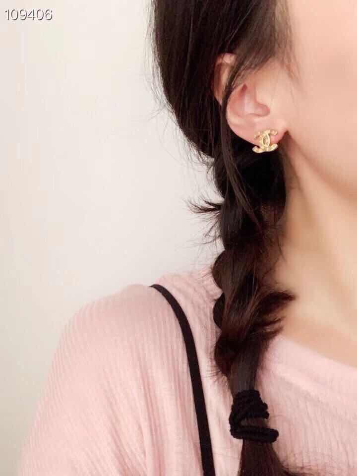 Gorgeous Golden Earrings