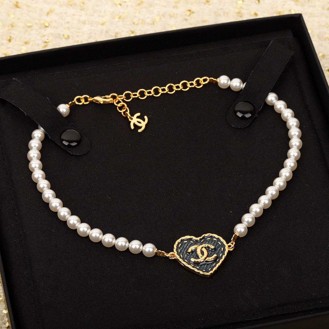 Sparkling Pearl Heart Chain