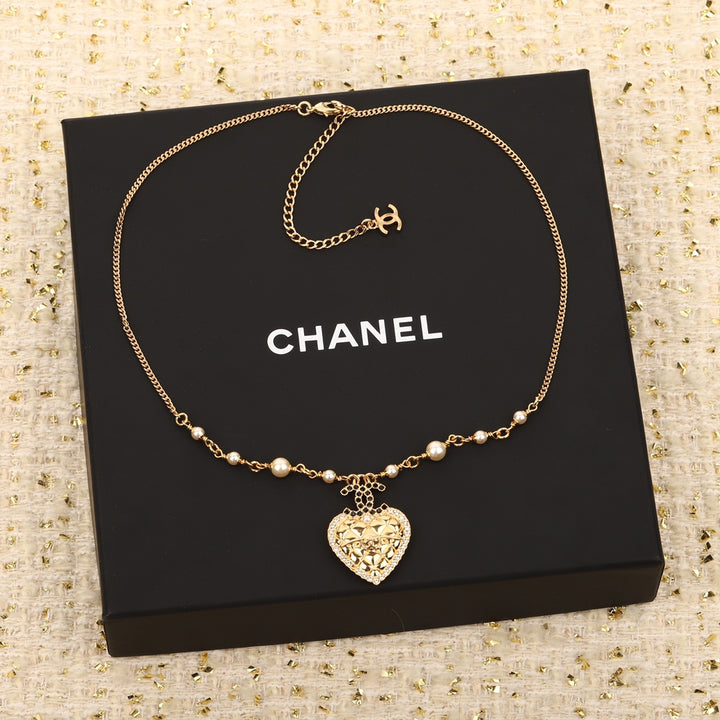 Elegant Pearl Love Chain