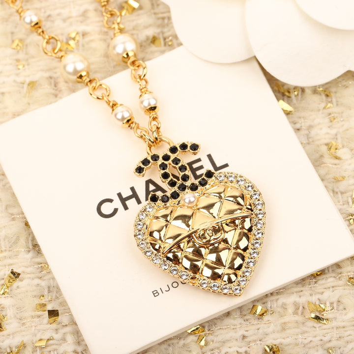 Elegant Pearl Love Chain