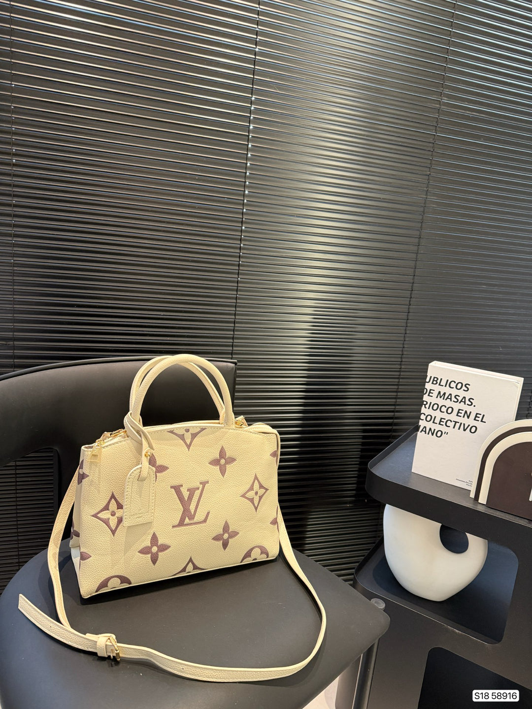 5-color monogrammed tote bag