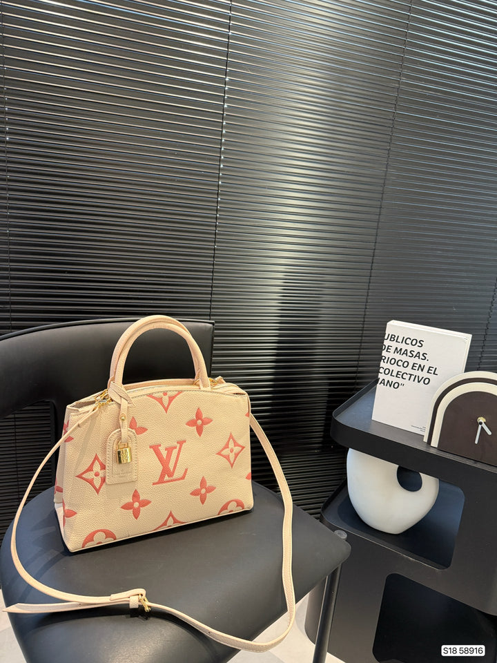 5-color monogrammed tote bag