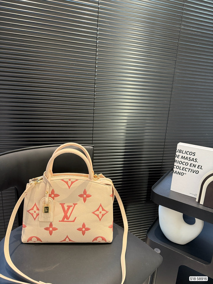 5-color monogrammed tote bag