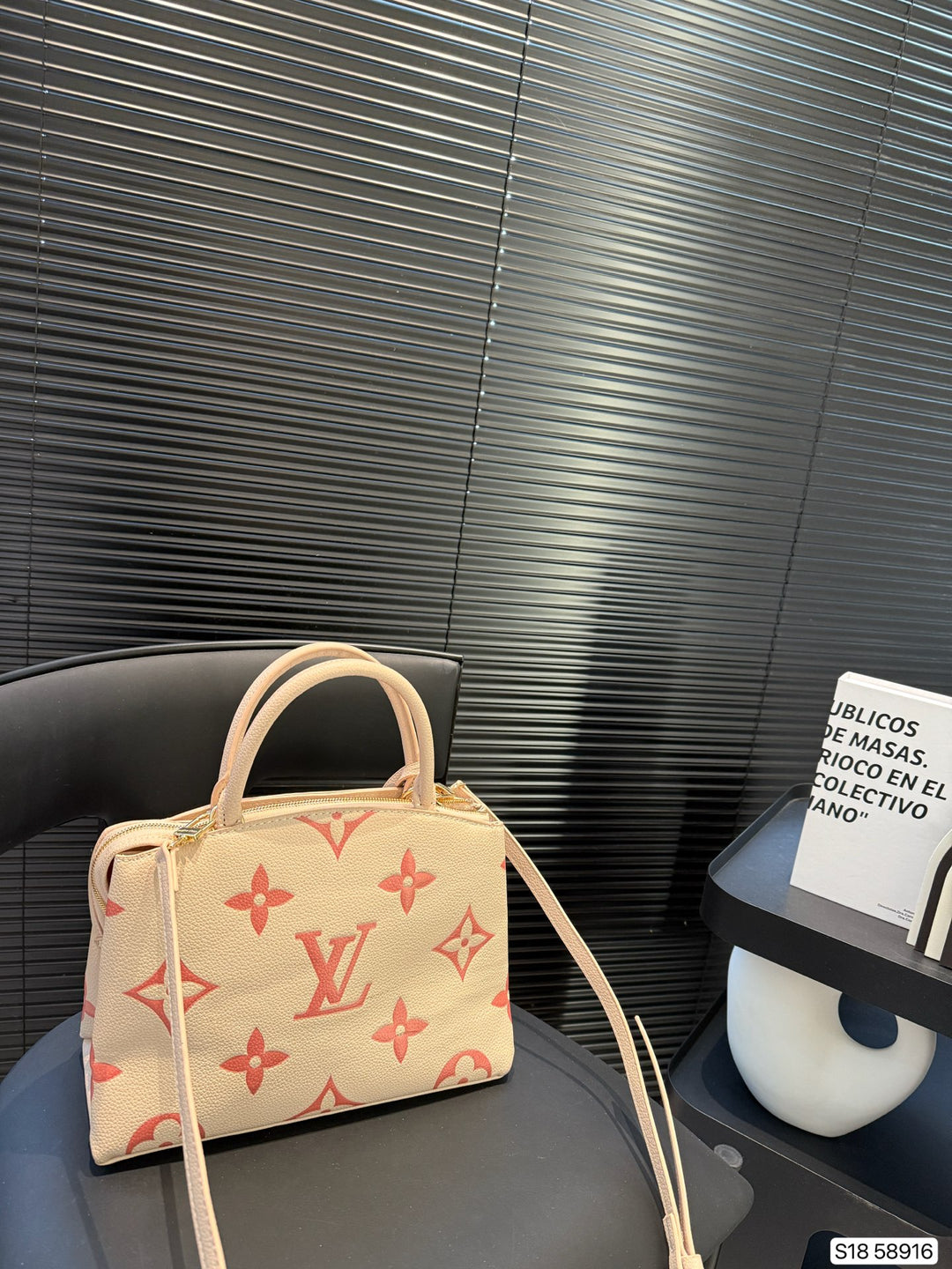 5-color monogrammed tote bag