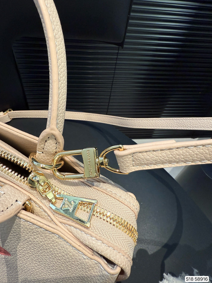 5-color monogrammed tote bag