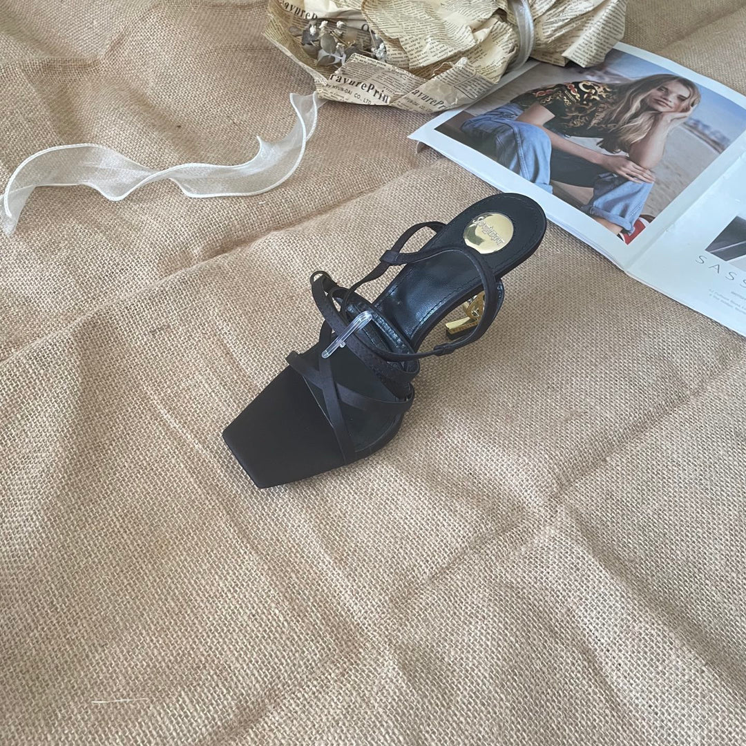 2025 Fashion New Letter Heeled Slippers