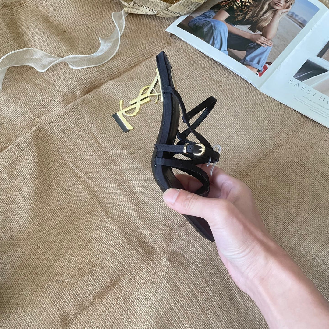 2025 Fashion New Letter Heeled Slippers