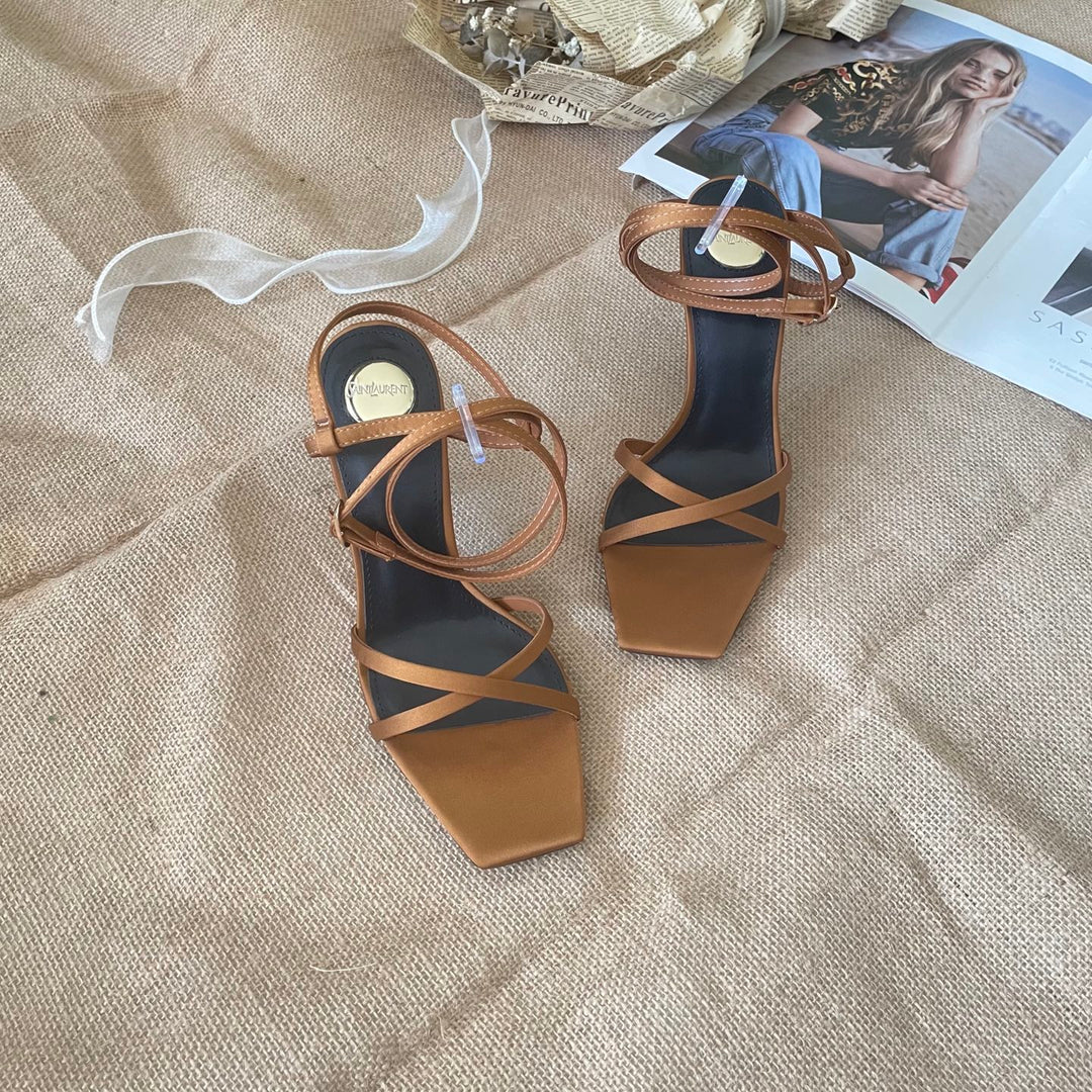2025 Fashion New Letter Heeled Slippers
