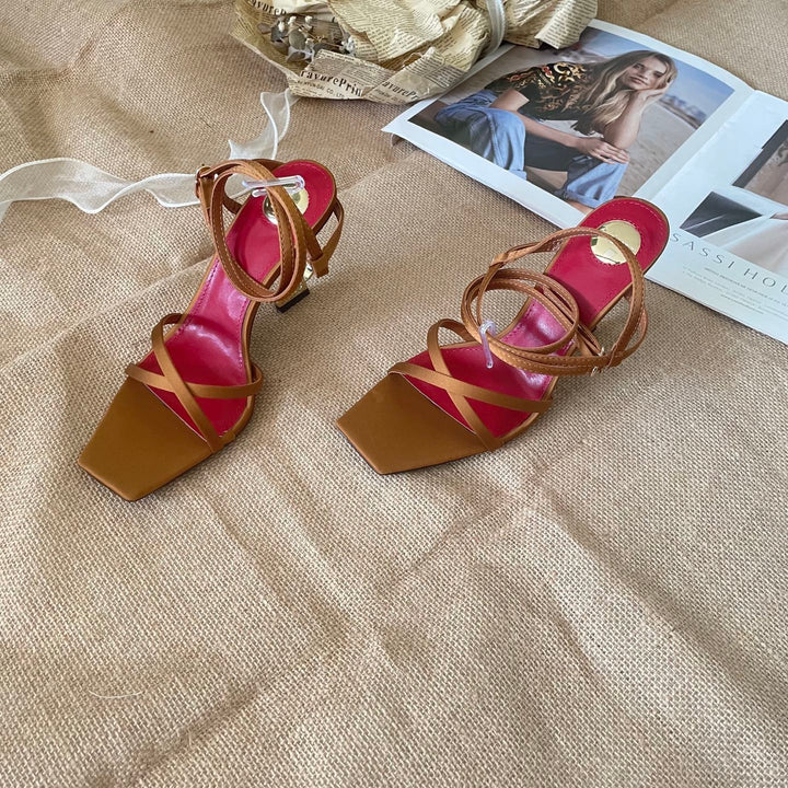 2025 Fashion New Letter Heeled Slippers
