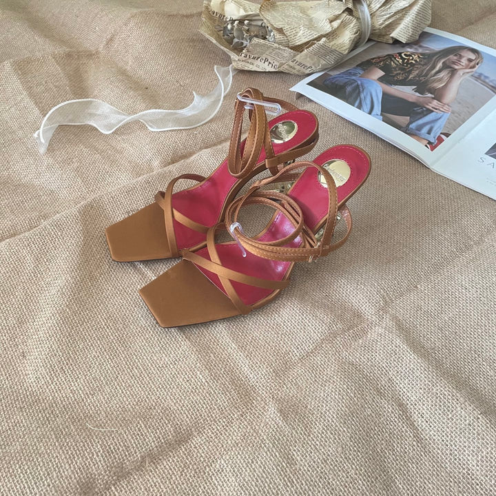 2025 Fashion New Letter Heeled Slippers