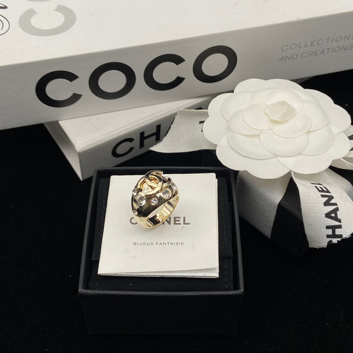 Round Double C Diamond Ring