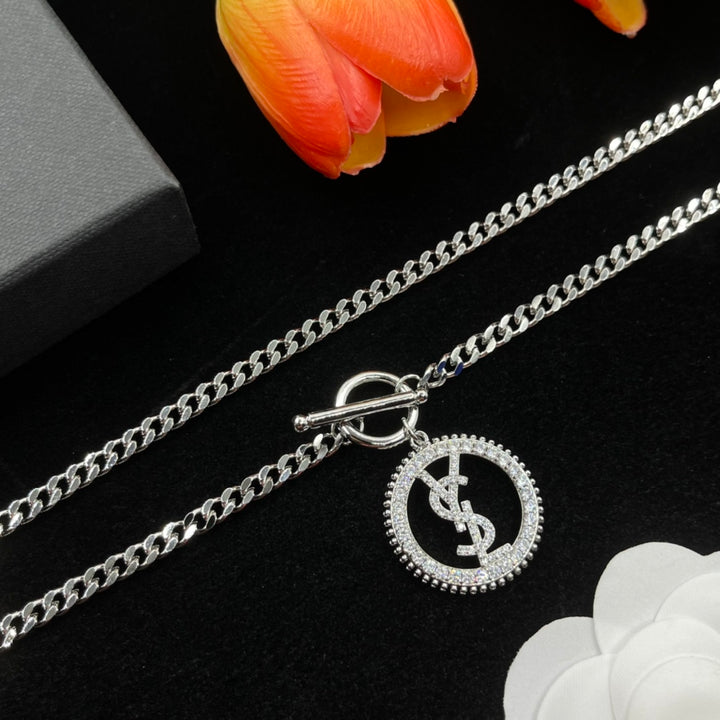 shiny circle pendant necklace