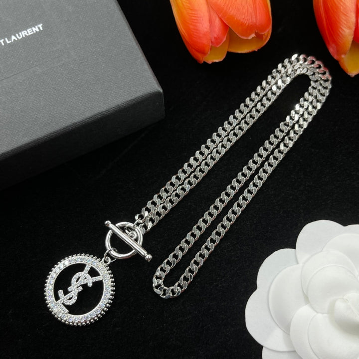 shiny circle pendant necklace