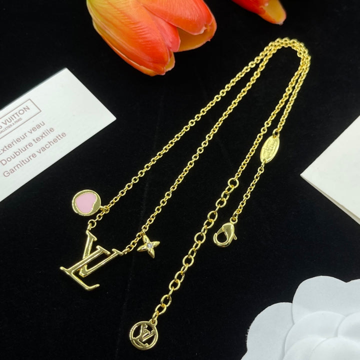 Charming Gold Pendant Necklace
