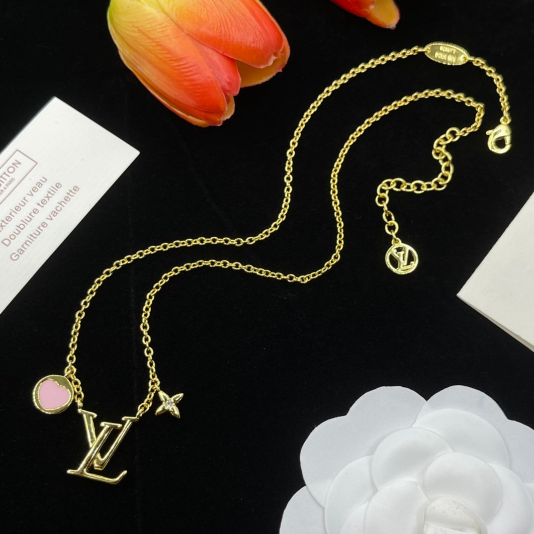 Charming Gold Pendant Necklace
