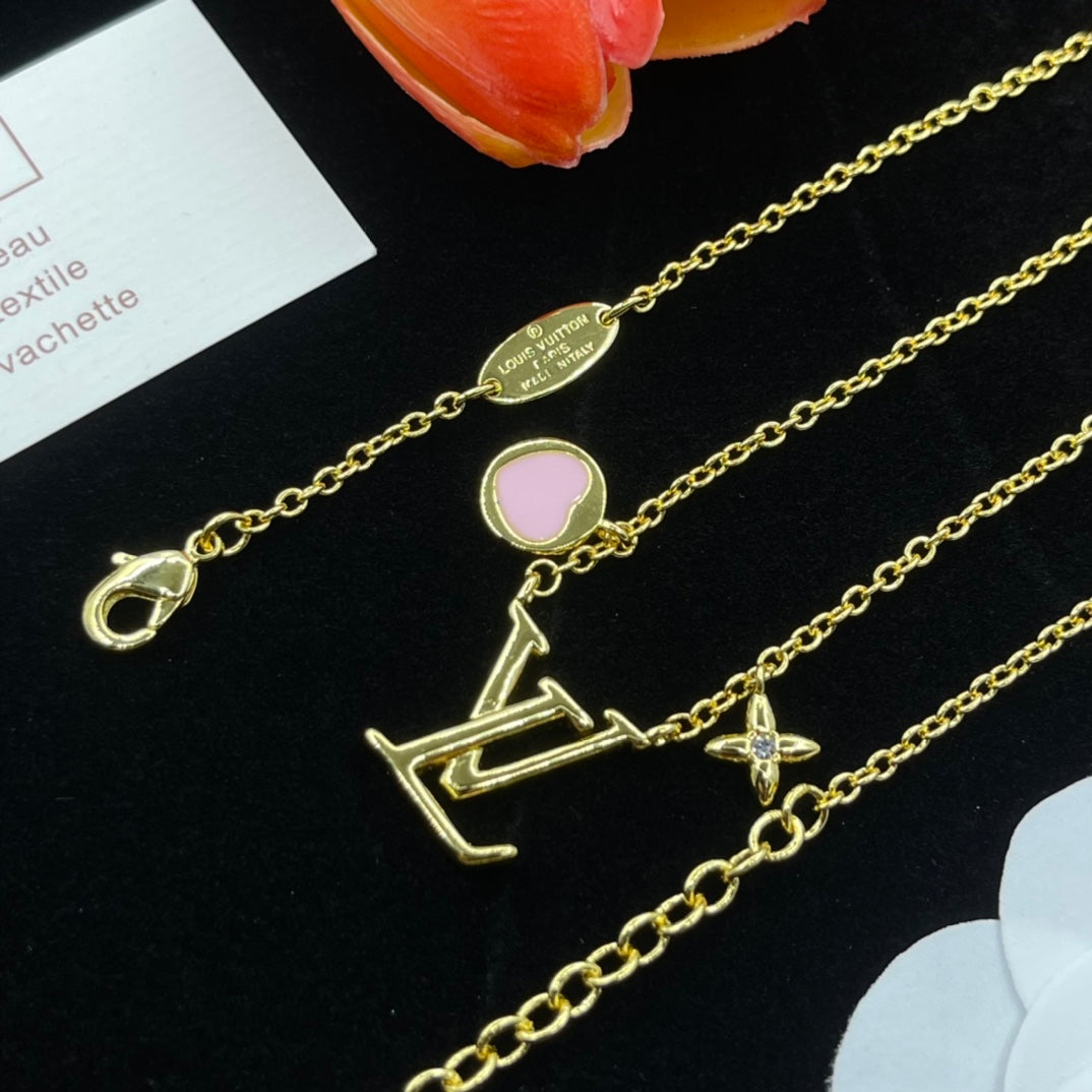 Charming Gold Pendant Necklace