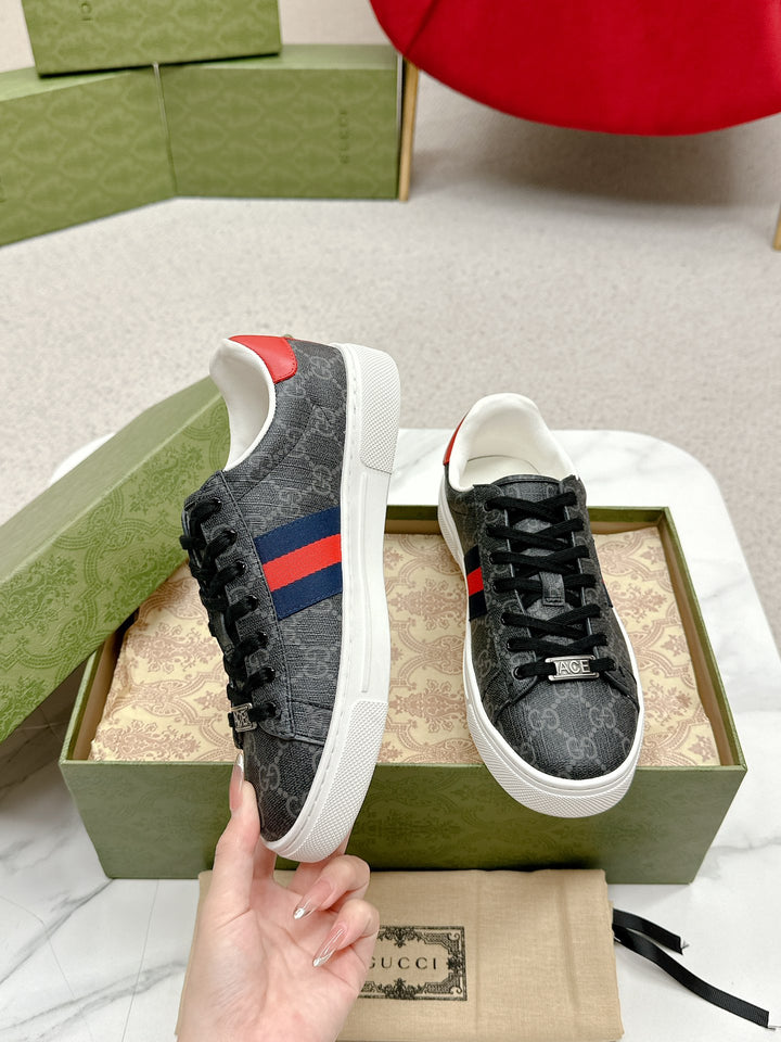 Classic Fit Floral Sneakers