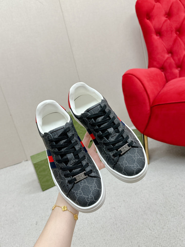 Classic Fit Floral Sneakers