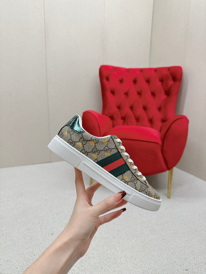 Classic Fit Floral Sneakers