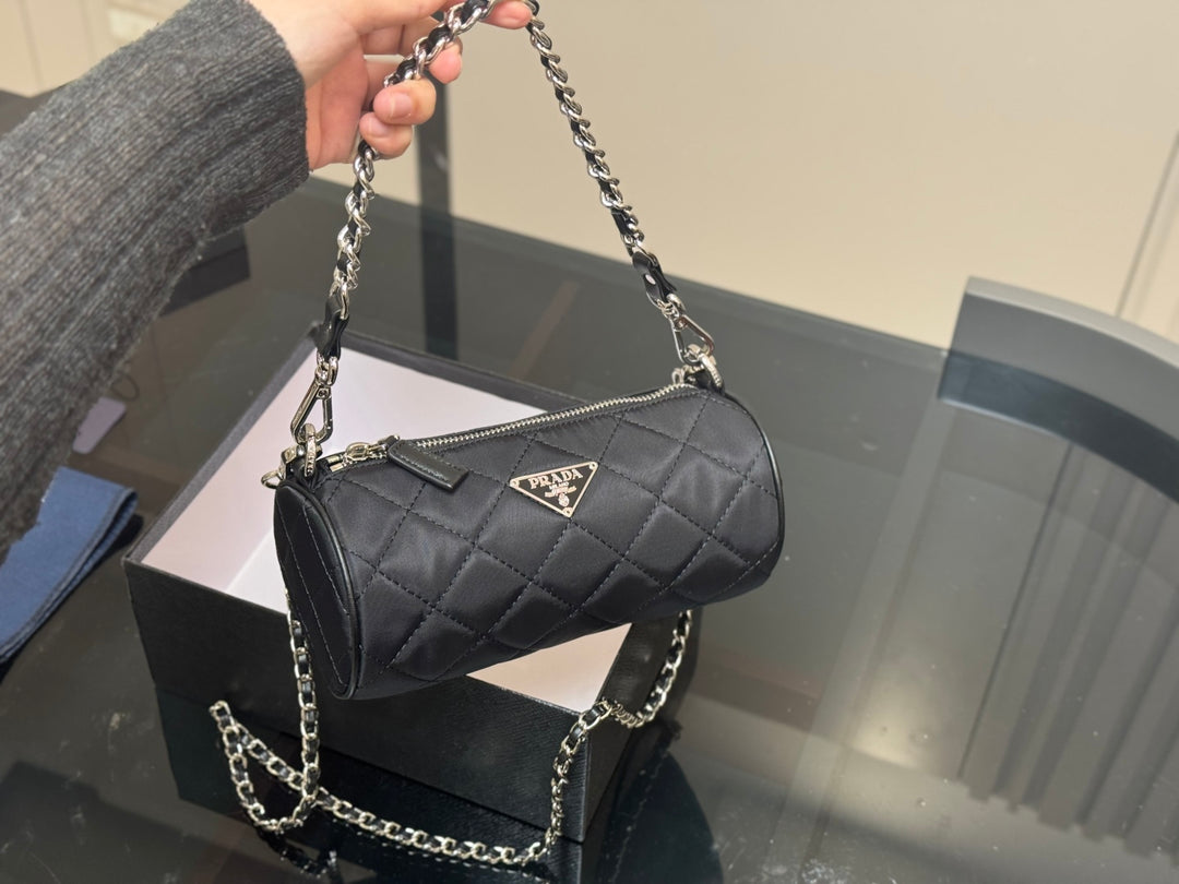 New Triangle Badge Bucket Bag