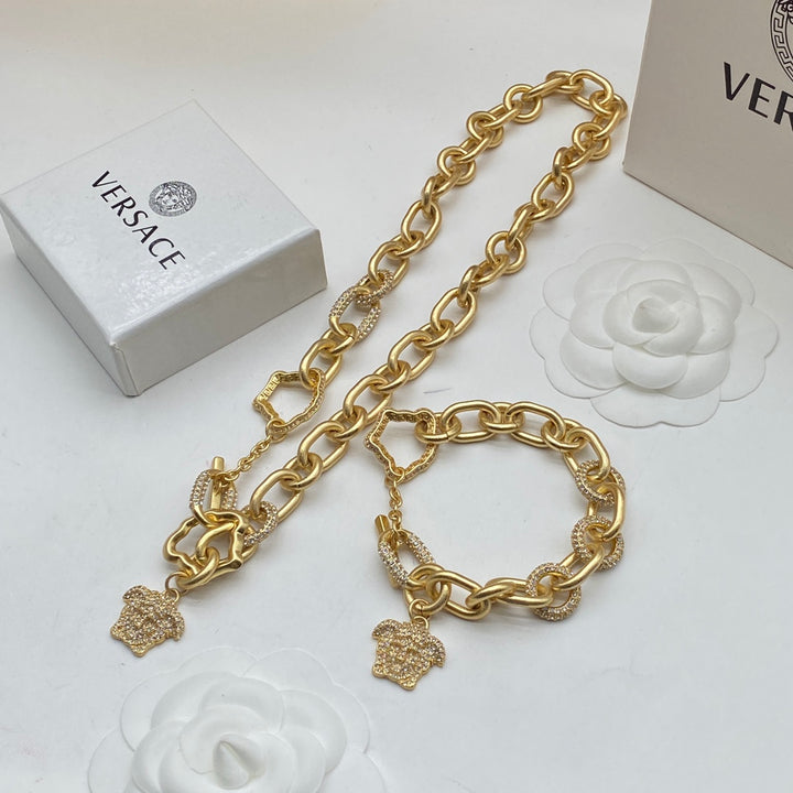 Cow head pendant full diamond necklace