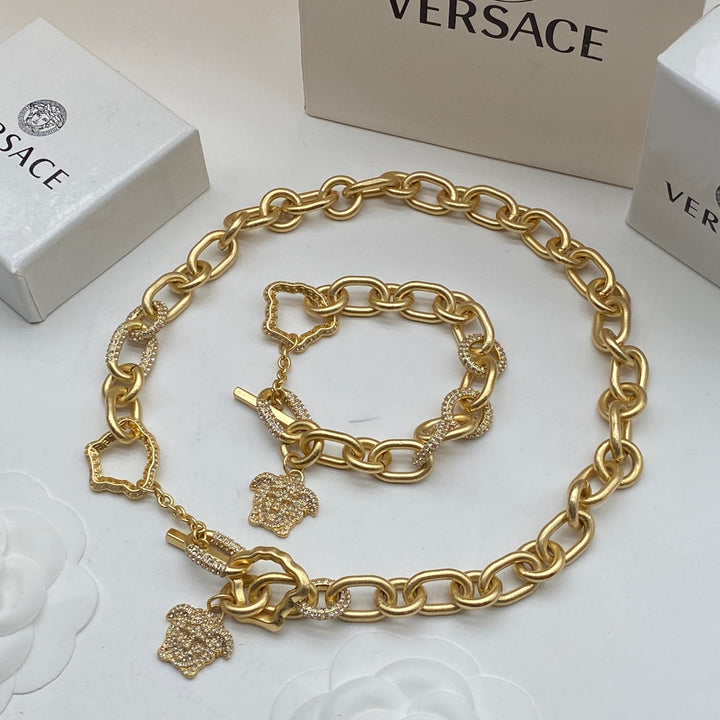 Cow head pendant full diamond necklace