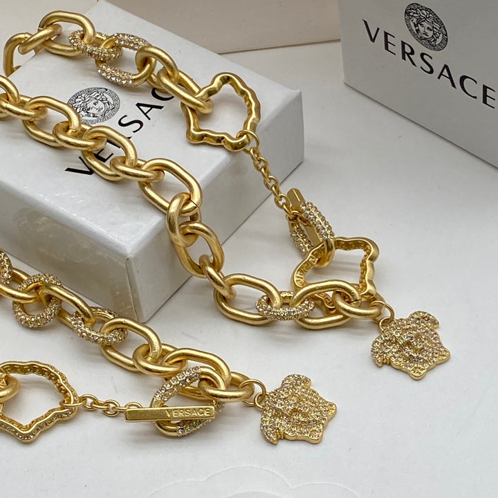 Cow head pendant full diamond necklace