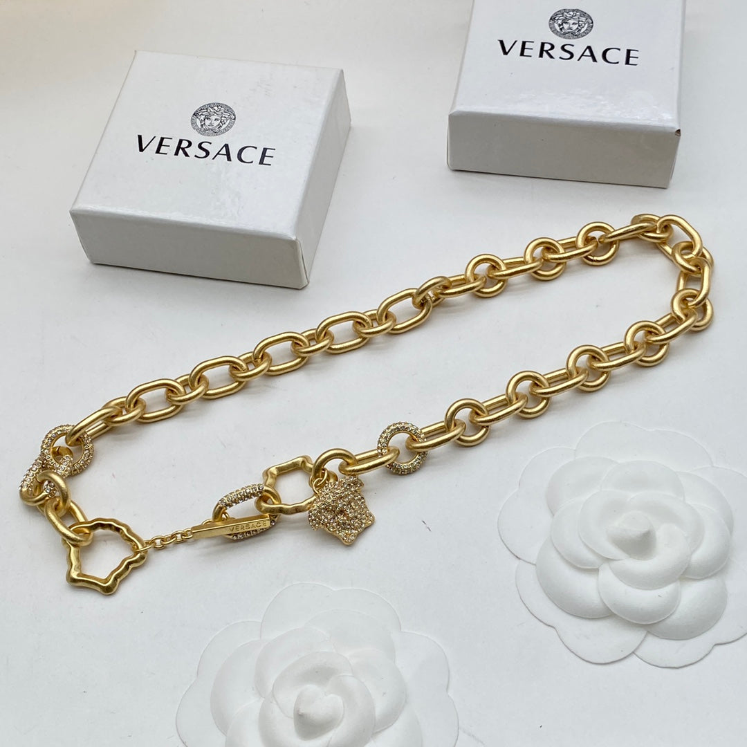 Cow head pendant full diamond necklace