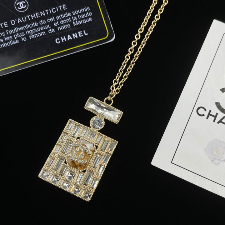 Sparkling Gemstone Square Chain