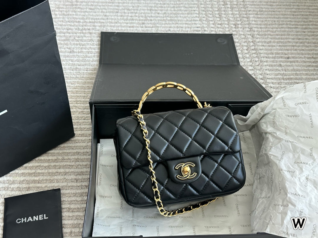 4 Colors Black Chain Universal Bag