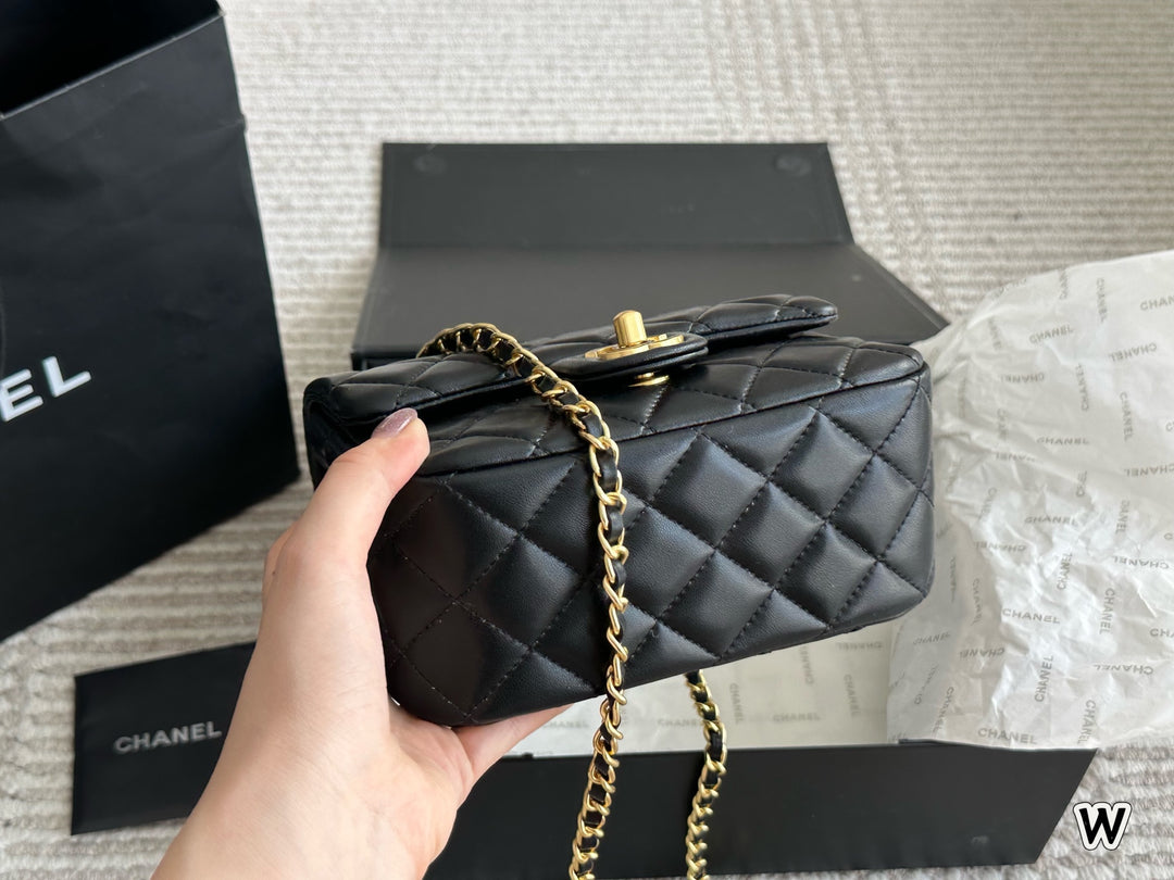 4 Colors Black Chain Universal Bag