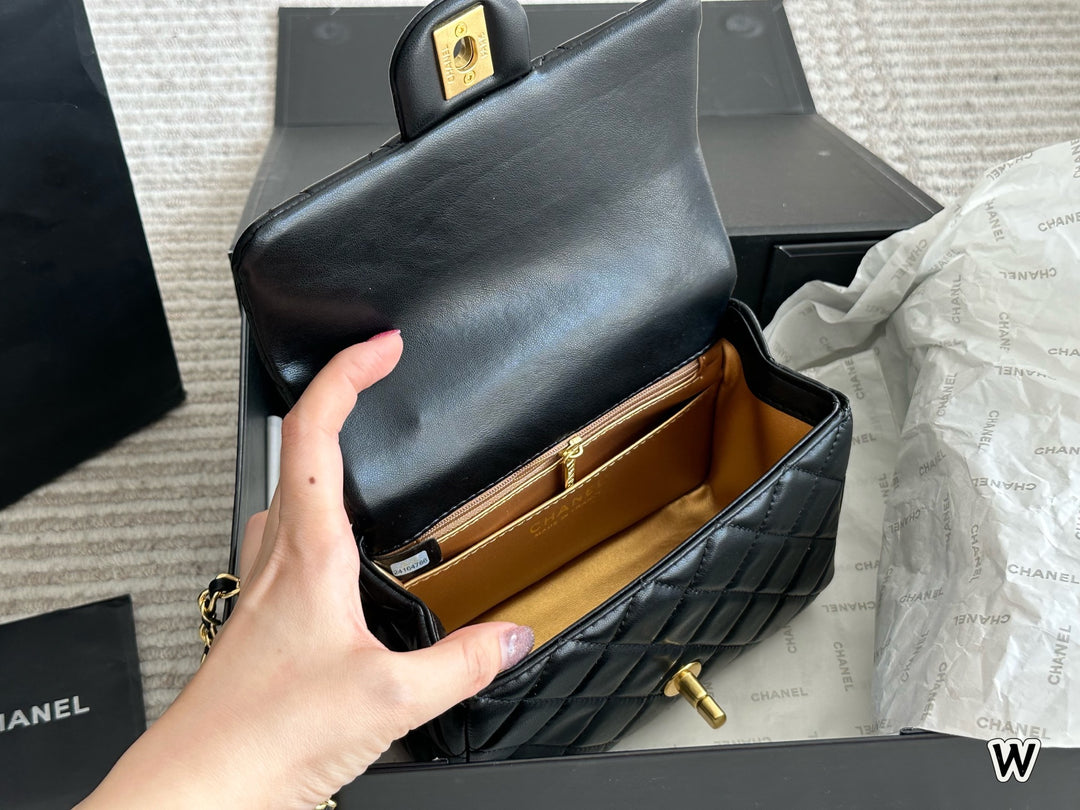 4 Colors Black Chain Universal Bag
