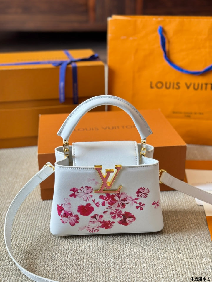 Charming White Floral Handbag